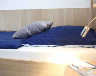 Hotel Pilar Garni - Cologne - Bedroom