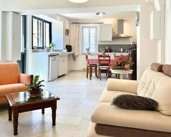 La Ferme De Lucie Two-Bedroom House With Private Garden And Courtyard. - Escolives-Sainte-Camille