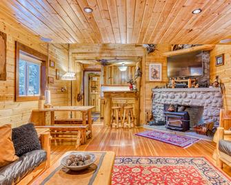 Cedar Cabin - Welches - Living room