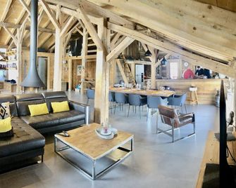 Large renovated farmhouse on the slopes - Praz-sur-Arly - Salon