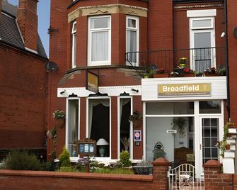 The Broadfield Hotel - Bridlington - Building