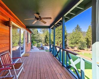 Quail Crossing Cabin: Yosemite Boutique Retreat - Coulterville - Balcón