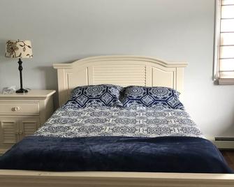 Lake Front Home On Greenwood Lake - West Milford - Bedroom