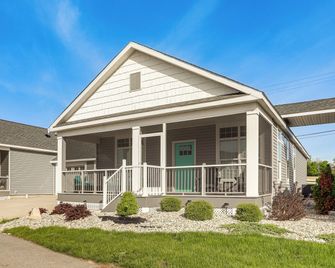 Furnished Screened Porch Baypoint Resort - Marblehead - Edificio