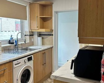 Comfortable Stay with Free Parking - Cleator - Cocina