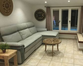 villa with private heated pool between ceze and ardeche - Barjac - Living room