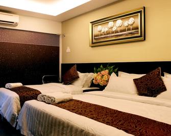 J Suites Hotel - Kuala Terengganu - Bedroom