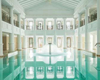 جريكوتل لا ريفييرا آند أكوا بارك - كيليني - حوض السباحة