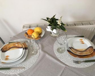 Detached Cozy Studio - Paralimni - Salle à manger