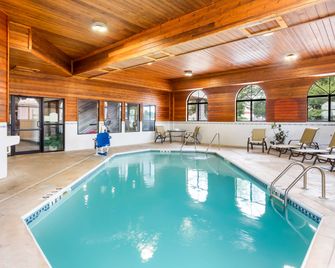 Best Western Oswego Hotel - Oswego - Pool