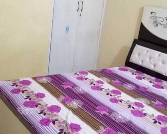 Home Away Home In Delhi / Ncr - Faridabad - Bedroom
