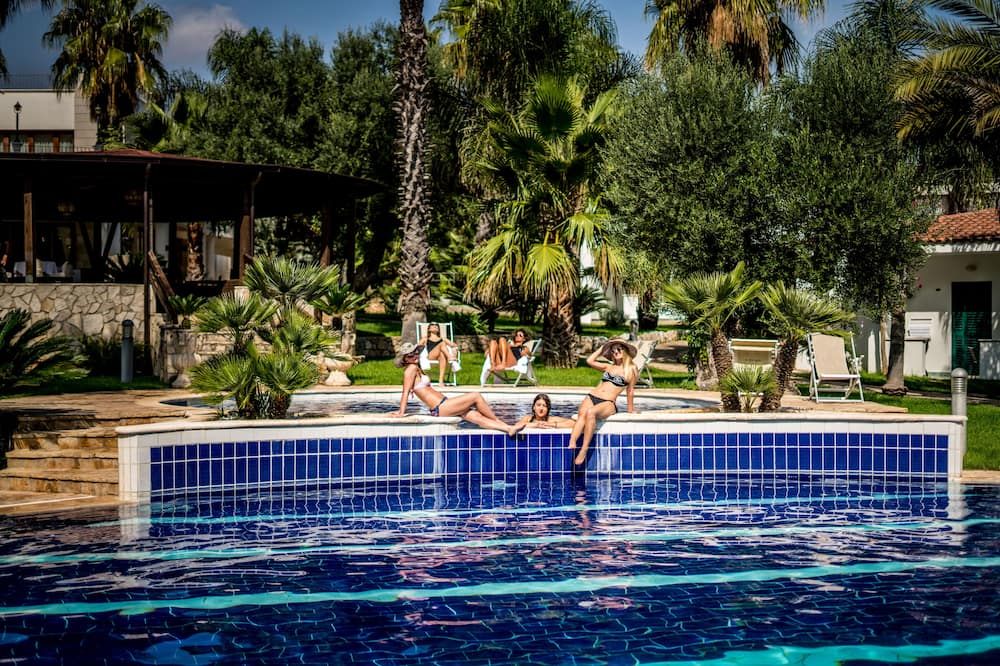 Città Bianca Country Resort - אוסטוני - בריכה