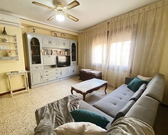 Ebro Valley Apartment - Móra d'Ebre - Living room