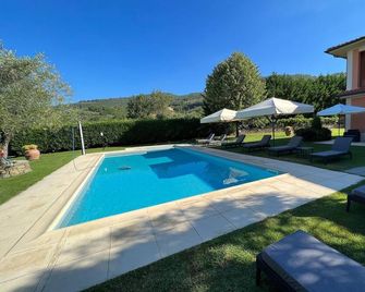 Villa In Tuscany With Pool - Loro Ciuffenna - Piscina