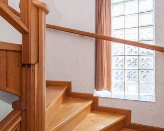 Family Apartments & Rooms Mikelin - Primosten - Escaleras