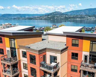Luxury Playa Del Sol Condo 435 w Pool, Hot Tub & Beach Nearby - Kelowna