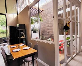 Stylish Cottage in Labrador – Close to Tivives & Nature Trails - Coyolar - Comedor