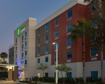 Holiday Inn Express Hotel & Suites Fort Lauderdale Airport/Cruise Port, An IHG Hotel - Fort Lauderdale