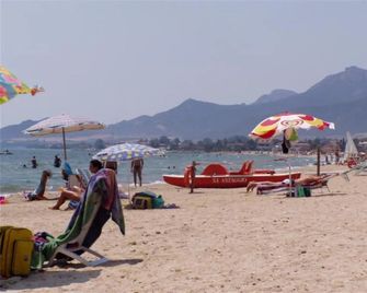 Casa Vacanza Appartamenti Al Mare - Capoterra - Strand