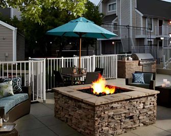 Sonesta ES Suites Cincinnati - Sharonville West - סינסינטי - פטיו