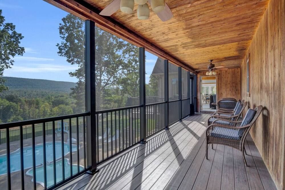 Introducing Liberty Valley Lodge, your thrilling escape into luxury and leisure!