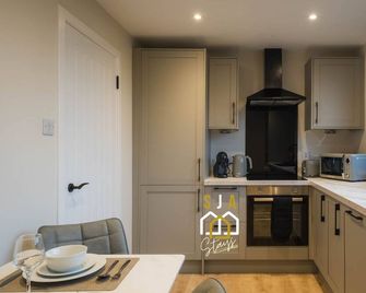 Fraserburgh Stay - Sja Stays - Modern 2 Bed Apartment - Фрейзербург - Кухня