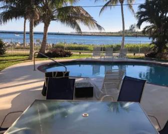 Southwind by Singer Island Vacation Rentals - Palm Beach Shores - Pool