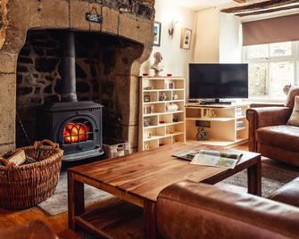 Bastle House - Haltwhistle - Living room