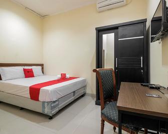 RedDoorz @ Meruya 2 - Jakarta - Chambre