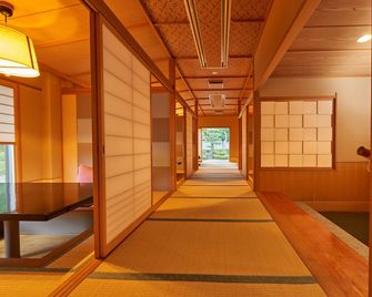 Hanabishi Hotel - Hakodate - Lorong