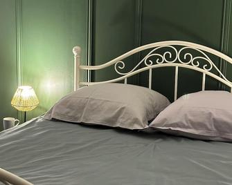 Authentique Lavallois T3 Au Coeur Du Vie - Laval - Schlafzimmer