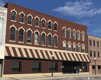 Cozy 1 bedroom apartment located in beautiful downtown New Ulm Mn. - New Ulm - Gebouw