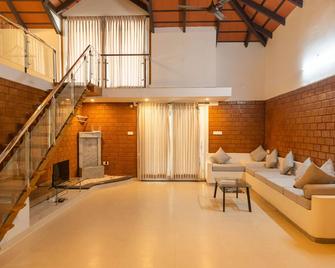 Coconest Eco Village Pollachi - Anaimalai - Wohnzimmer