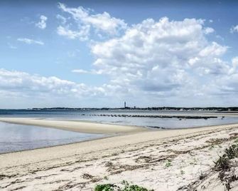 Fresh and Crisp Pet Friendly Studio - North Truro - Playa
