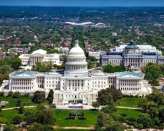 Spacious & Airy 1-BR near Eastern Mkt/Capitol - واشنطن د.ك. - مبنى