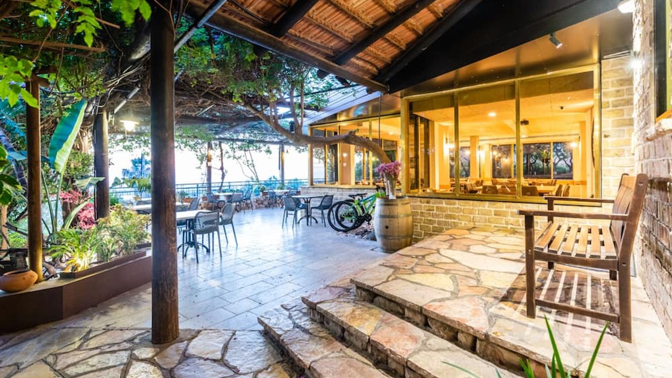 فندق بيت ميمون