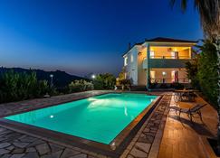 Villa Green on Blue - peaceful rural location with panoramic sea & forest views - Skopelos - Pool