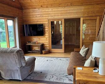 Sunrise Cabin On Big Sandy Lake - Mcgregor Mn - McGregor - Living room