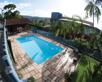 Hotel Kloppel - Blumenau - Piscina