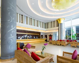 Aiyara Grand Hotel - Pattaya Pusat - Lobi