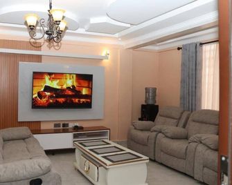 Shirpelle Suites Kiamunyi - Nakuru - Living room