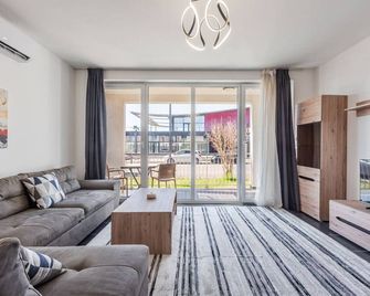 Coastal Haven Talea by PikHost - Shëngjin - Wohnzimmer