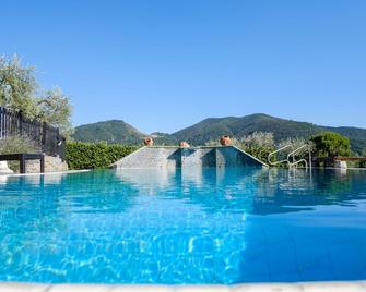 Villa Incanto With Swimming Pool In Tuscany - Podenzana - Piscina