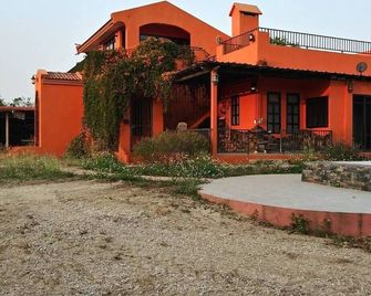 The House On The Hill - Phan - Edificio