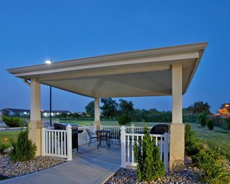 Candlewood Suites Merrillville By IHG - Merrillville - Patio
