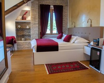 Oblivion Luxury Rooms - Split - Bedroom