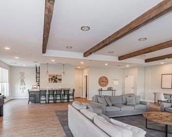Bringham's Mill Apartments Perfect for Groups Full Kitchen Gym and Free Parking - Rexburg - Sala de estar