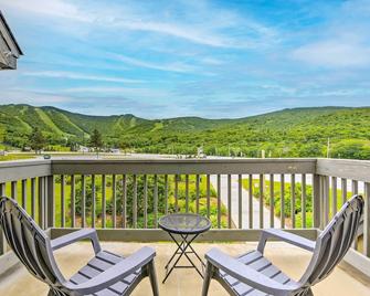 Walk to Lifts Killington Condo, Garage Parking - Killington - Balcony