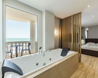 Golem/Sea La Vie Suites - Golem