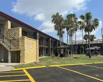 Red Roof Inn Corpus Christi North - Near Downtown - Corpus Christi - Building